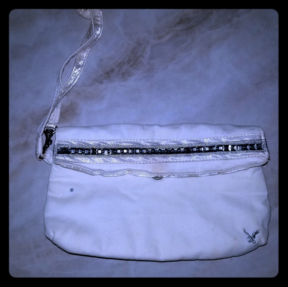 AE wristlet